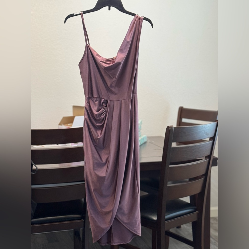 One-shoulder lavender long dress for a wedding or cocktail party.